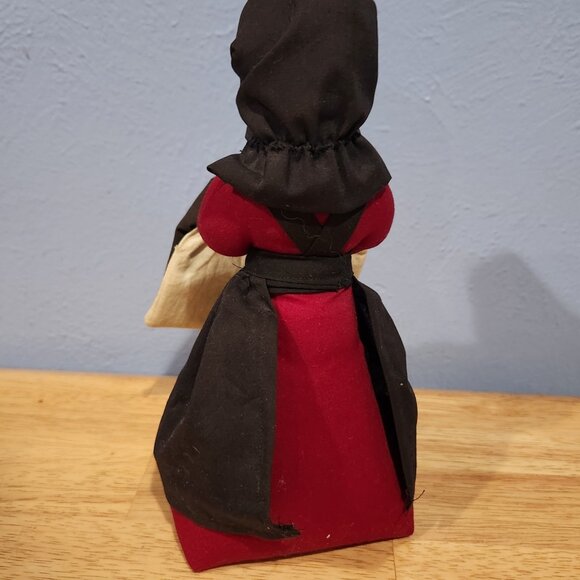 Bear Creek Emporium Bearfoot Faceless Wood/Cloth Sand Filled Country Lady Quilt - Picture 4 of 10